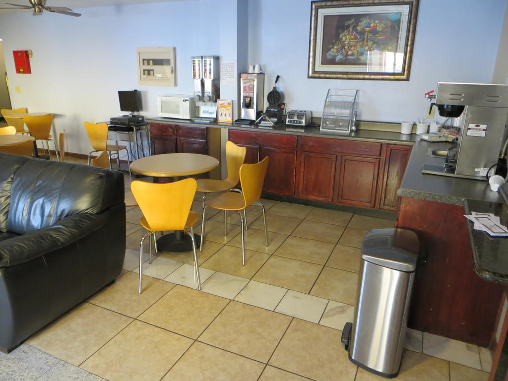 Knights Inn Memphis At Macon Cove Extérieur photo