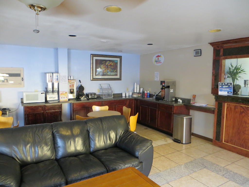 Knights Inn Memphis At Macon Cove Extérieur photo