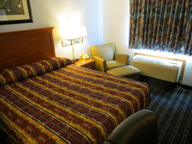 Knights Inn Memphis At Macon Cove Extérieur photo