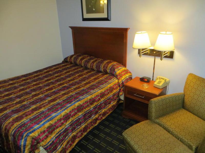 Knights Inn Memphis At Macon Cove Extérieur photo